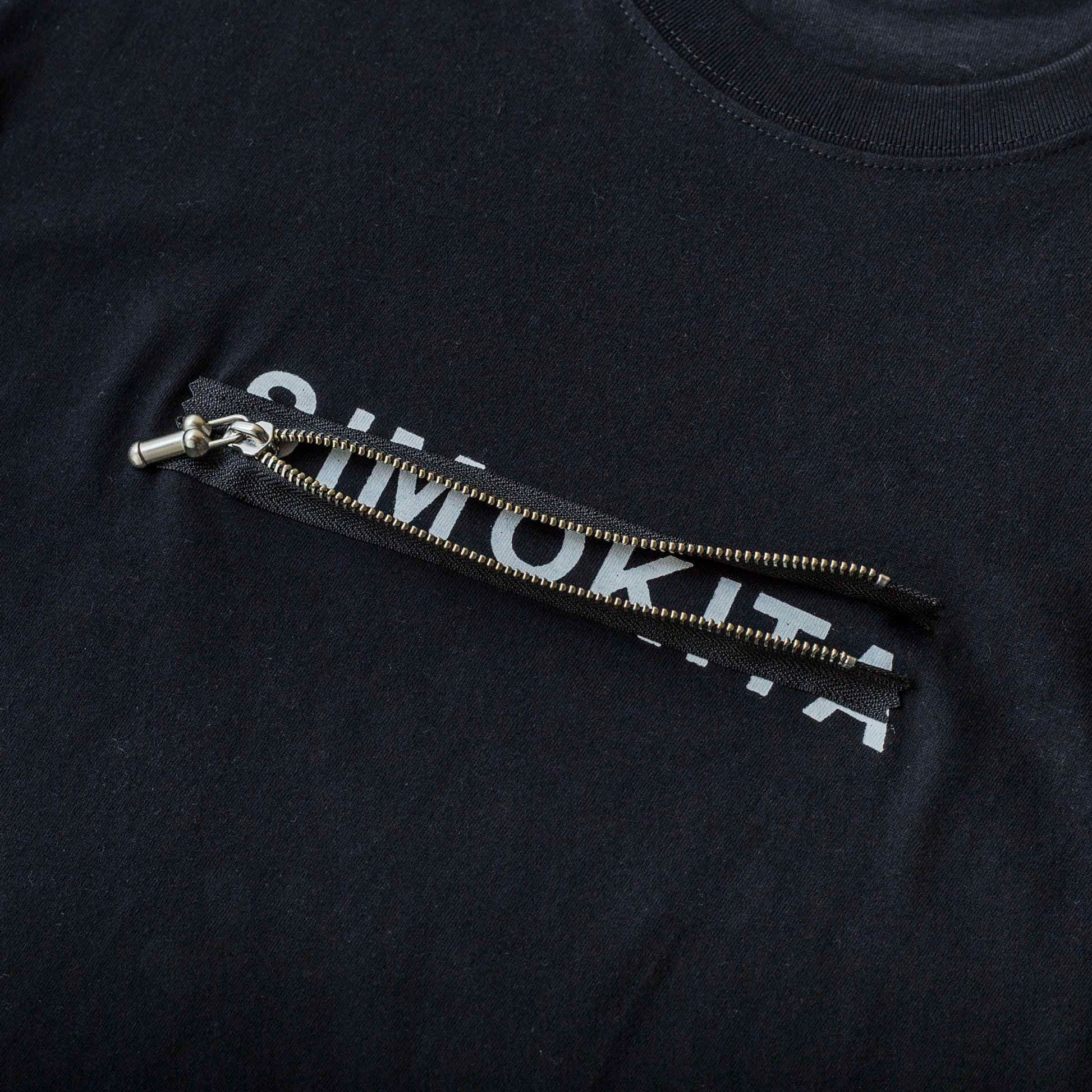 P-Zip Tee Si by PHINGERIN sold at nation Osaka.