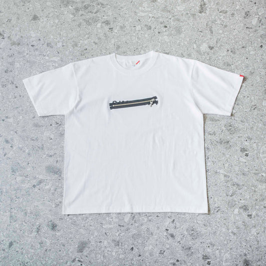 P-Zip Tee Si by PHINGERIN sold at nation Osaka.